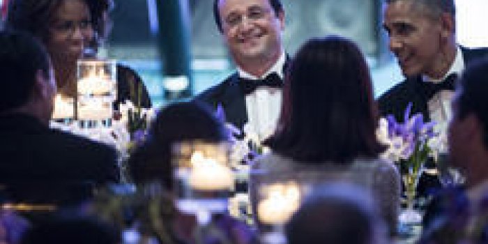 Dîner à la Maison Blanche : célibataire, François Hollande était bien entouré !