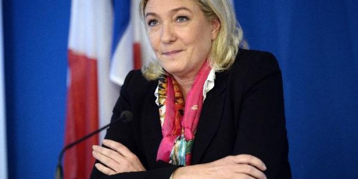 Selon un élu italien, Marine Le Pen "a des couilles"
