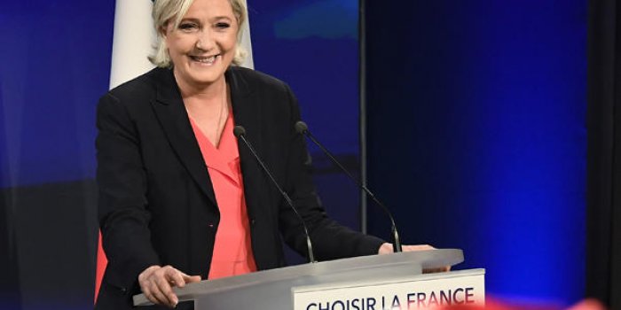 Présidentielle 2017 : le "plan secret" prévu en cas de victoire de Marine Le Pen 