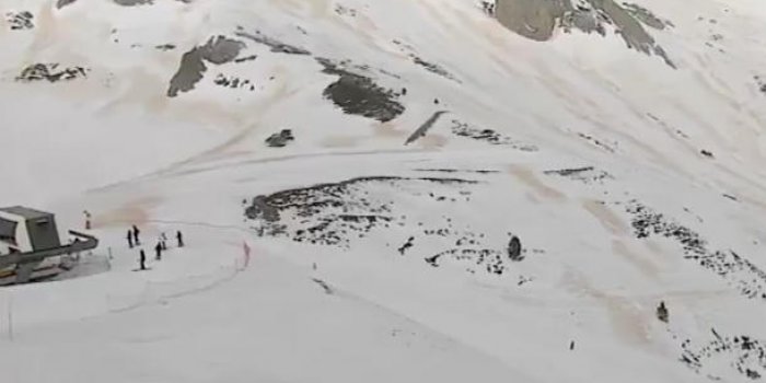 VIDEO. Le sable du Sahara s'invite sur les pistes de ski des Pyrénées !
