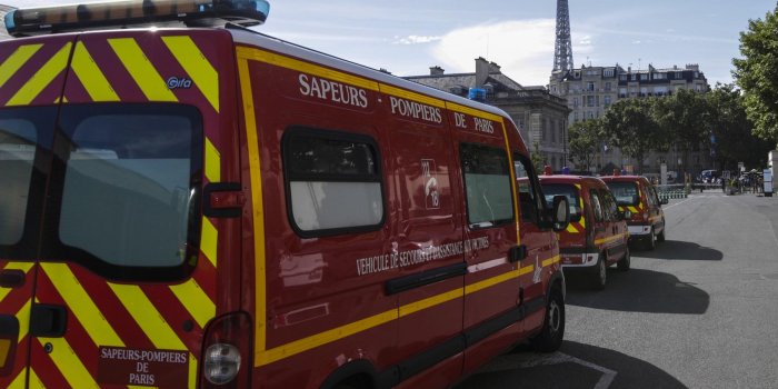 Humour : les pompiers de Paris d&eacute;voilent les demandes les plus extravagantes qu'ils ont re&ccedil;ues