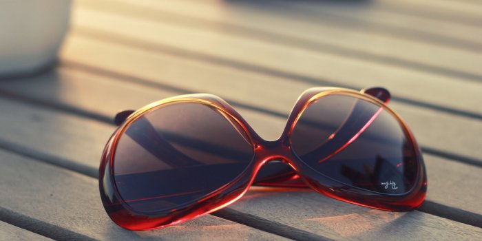 Cette dangereuse arnaque aux lunettes de soleil pourrait vous coûter cher