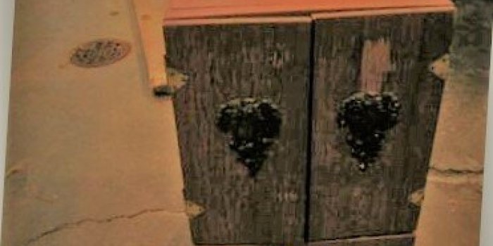 La boîte à Dibbouk, la vraie histoire derrière le mythe de la cave hantée