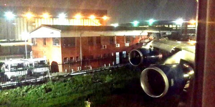 Afrique du Sud : Un avion s’écrase dans un bâtiment juste avant de décoller 