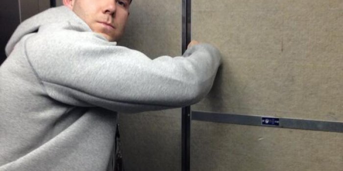 Sotchi 2014 : après avoir été enfermé dans sa salle de bains, un athlète reste bloqué dans l’ascenseur 