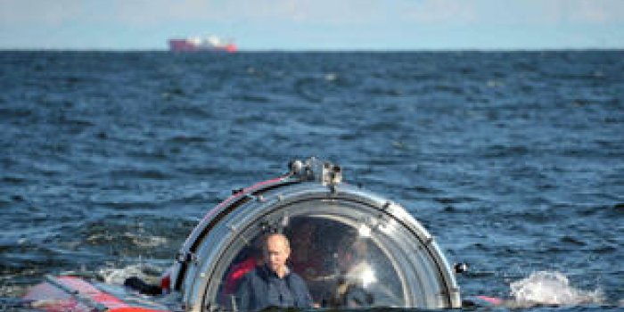 Vladimir Poutine sur les traces d'un naufrage à bord d’un sous-marin