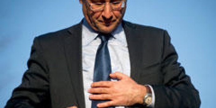 En visite aux Pays-Bas, François Hollande affirme que "Valérie Trierweiler va mieux"