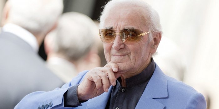 Charles Aznavour : de quoi est décédé le célèbre chanteur ?