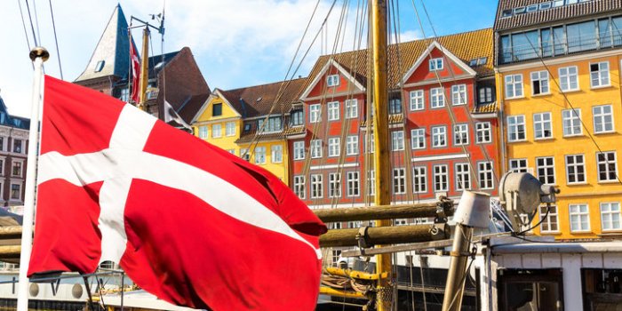 Covid-19 : le Danemark lance un "coronapas" pour revenir à une vie normale