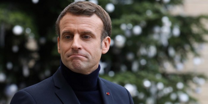 A un peu plus de dix jours de Noël, Emmanuel Macron s’est-il piégé tout seul ?