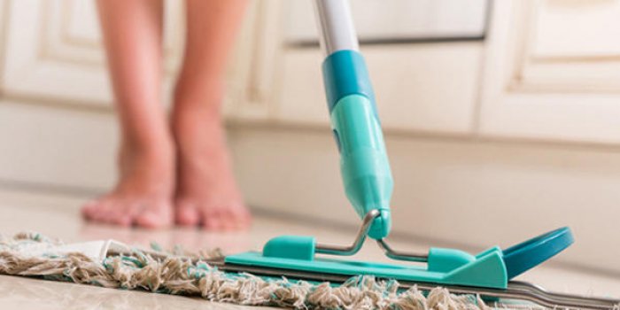 Angleterre : une femme de ménage travaille… entièrement nue !