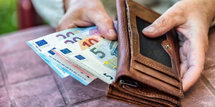 Une retraitée de 77 ans escroquée par son aide ménagère de 10 000 euros