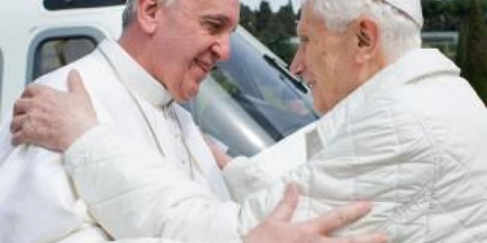 Benoit XVI - François : Le face-à-face historique des deux papes