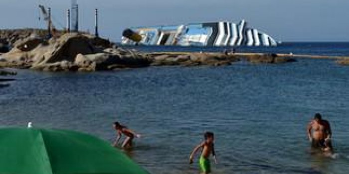 Photo du jour : Le Costa Concordia, 6 mois après...
