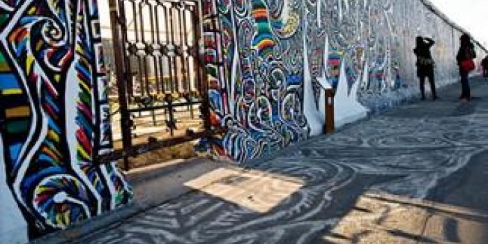 Mur de Berlin menacé : les berlinois manifestent 