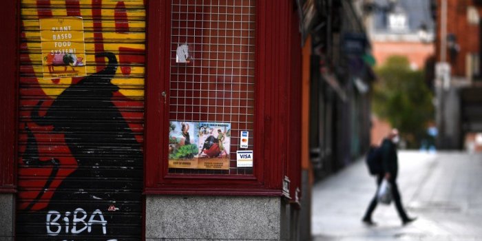 Espagne : un homme se déguise en chien pour sortir de chez lui 