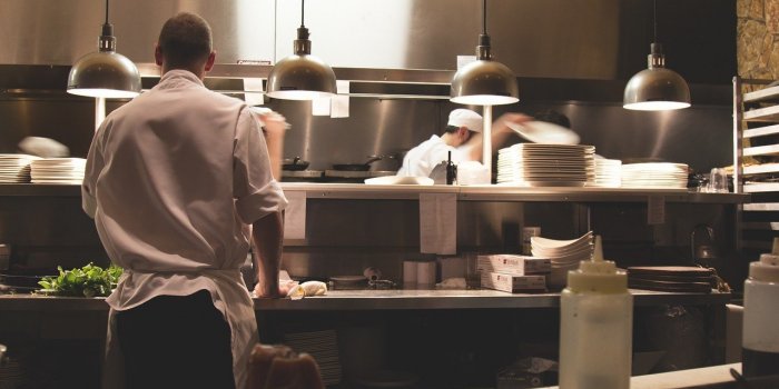 Réouverture des restaurants : quelles sont les étapes du plan du gouvernement ?