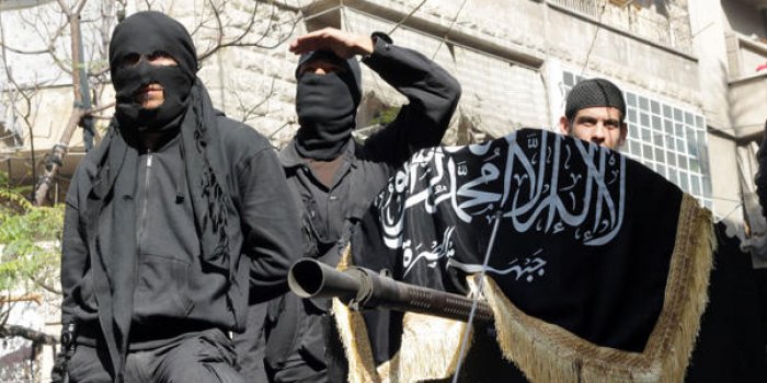 Des djihadistes pourraient utiliser de faux passeports syriens pour venir en Europe