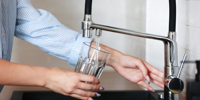 Cambriolage : pourquoi vous devriez déposer un verre d’eau devant votre porte