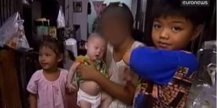 Bébé trisomique abandonné : le père biologique a un passé de pédophile