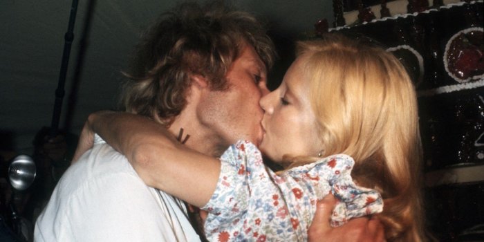 L’idylle amoureuse de Catherine Deneuve et Johnny Hallyday : Sylvie Vartan pousse un coup de gueule sur la toile