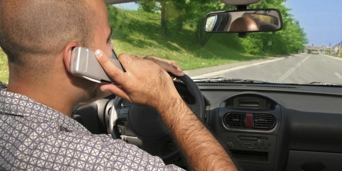 Téléphone au volant : entre 30% et 50% d’attention en moins