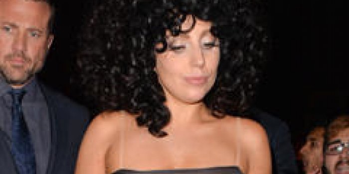 Lady Gaga : trouvez-lui un soutien-gorge !