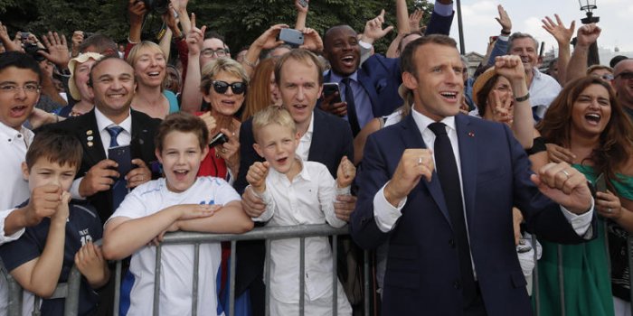 Emmanuel Macron f&ecirc;te ses 41 ans : que lui offrir ?