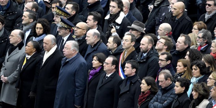 En images : vibrant hommage aux victimes des attentats de janvier, place de la R&eacute;publique