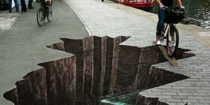 Street art : ces fresques urbaines vous emm&egrave;nent au centre de la Terre