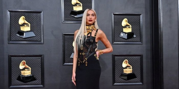 Grammy Awards 2022 : les stars les plus canons qui ont enflamm&eacute; le tapis rouge