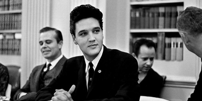 Elvis Presley : &agrave; quoi ressemble la tombe du King ? 