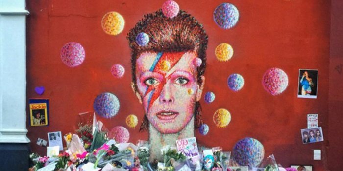 EN IMAGES Mort de David Bowie : les hommages &agrave; travers le monde 
