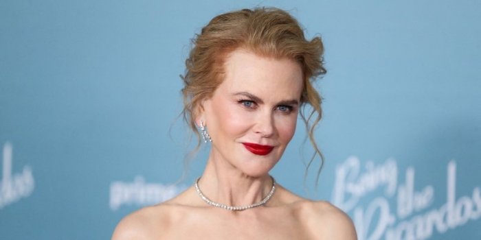 Nicole Kidman en crop top et mini-jupe sur la toile : d&eacute;couvrez ses photos sensuelles 