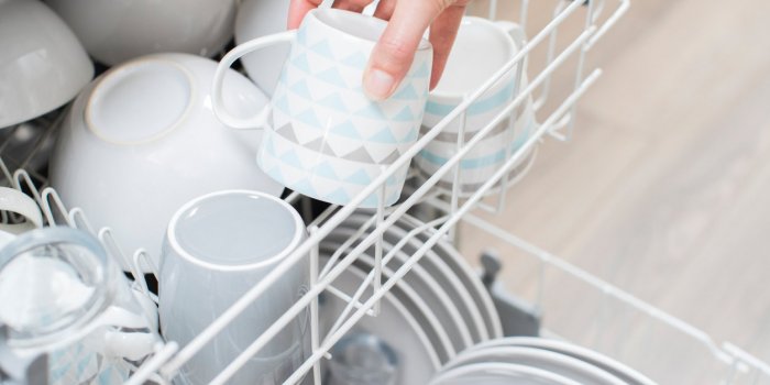 Lave-vaisselle : 5 astuces pour gagner de la place