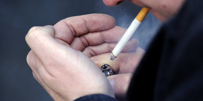 Tabac : combien co&ucirc;tent les paquets de cigarettes dans les pays voisins ?