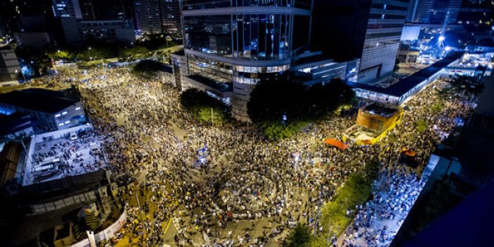 &Eacute;meutes &agrave; Hong-Kong : des milliers de personnes dans la rue