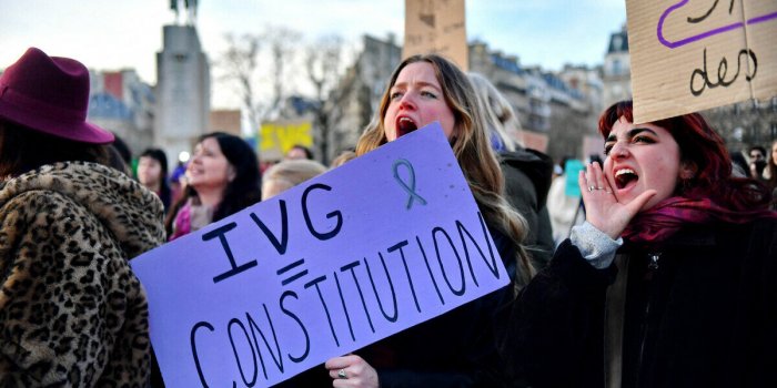 Inscription de l'IVG dans la Constitution : dans ces d&eacute;partements, l'acc&egrave;s &agrave; l'avortement reste limit&eacute;