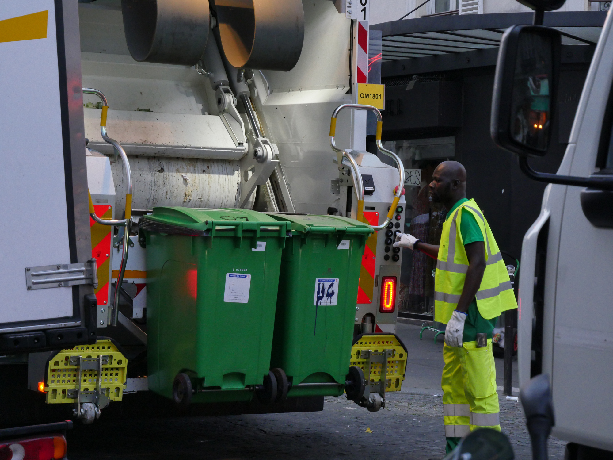 Avis de taxe foncière : pourquoi la taxe d’enlèvement des ordures grimpe en flèche