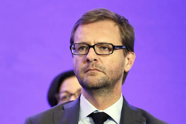 jerome lavrilleux, membre du parti union pour un mouvement populaire (ump), assiste à une conférence de presse à paris le 24 avril 2014 sur les prochaines élections européennes afp photo patrick kovarik