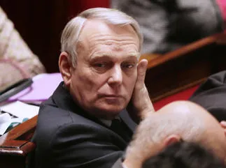 le premier ministre français jean-marc ayrault assiste à une session hebdomadaire de questions au gouvernement à l'assemblée nationale le 29 janvier 2013 à paris.