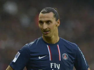 zlatan ibrahimovic du psg au cours du premier match de football de la ligue française, paris saint-germain vs reims au stade du parc des princes à paris, france, le 20 octobre, 2012 psg a remporté 1-0 par photo henri szwarc abacapresscom