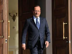 le président de la république française, françois hollande, souhaite la bienvenue au président du mexique, enrique petit-fils, lors d'une réunion bilatérale en marge du sommet du g20 le 6 septembre 2013 à saint-pétersbourg afp photo jacques witt