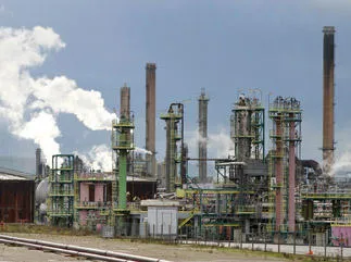 france pétrochimie faillite petroplus