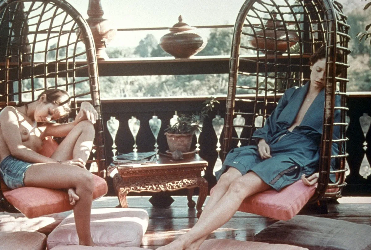 marie ange (christine boisson), emmanuelle (sylvia kristel) filming 'emmanuelle' in 1973 photo by dpa abacapresscom <motcle99> kristel sylvia < motcle99>