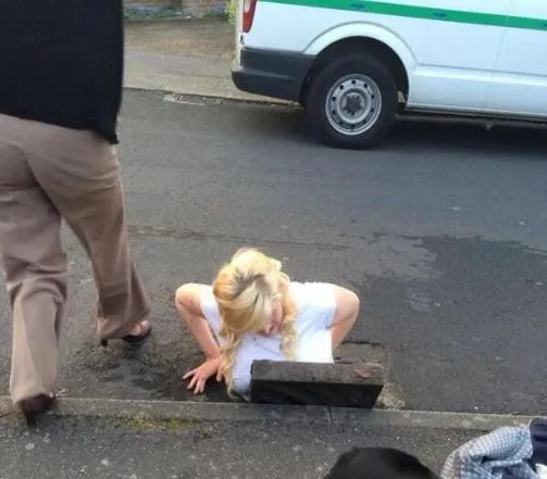 le président du parti national d'extrême-droite de la france, marine le pen, donne une conférence de presse au siège de la fête le 17 décembre 2013 à nanterre, banlieue de paris afp photo martin bureau