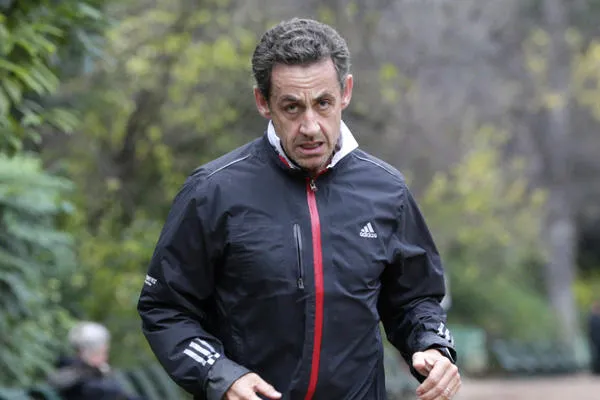 l'ancien président français nicolas sarkozy jogs le 28 novembre 2012 à paris afp photo kenzo tribouillard