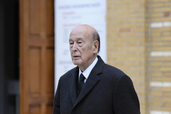 france littérature espionnage funèbre