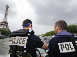 police paris seine
