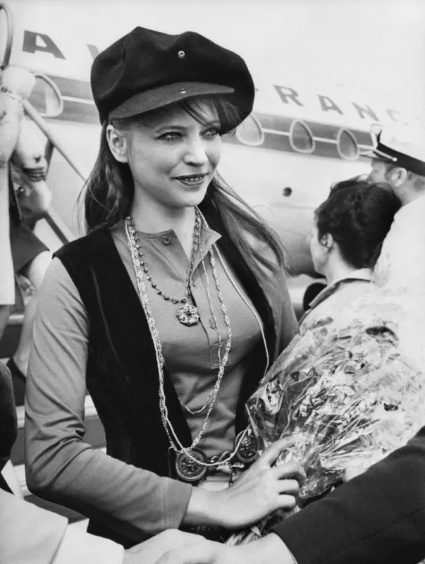 file - anna karina dies aged